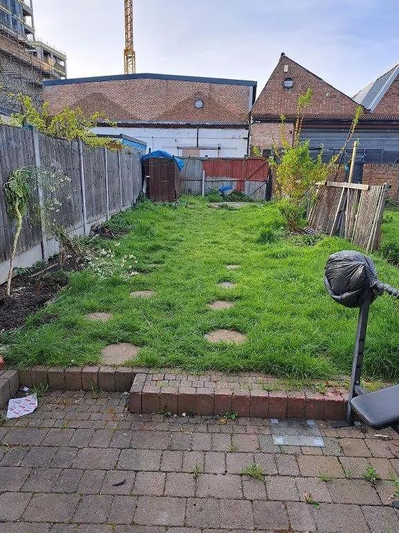 Single Room Near London Seven Kings Train Station Проживание в семье